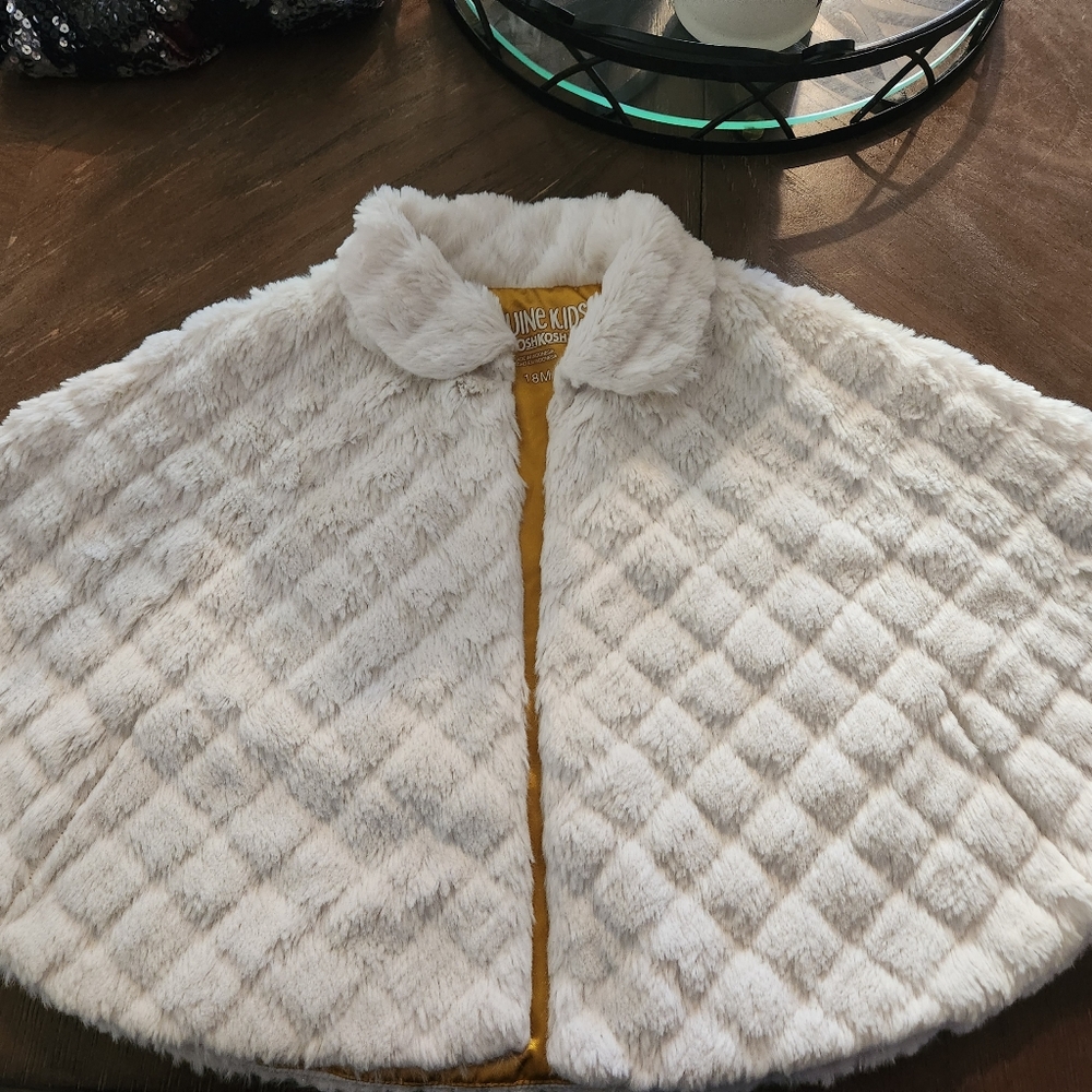 OshKosh Shawl size 18m